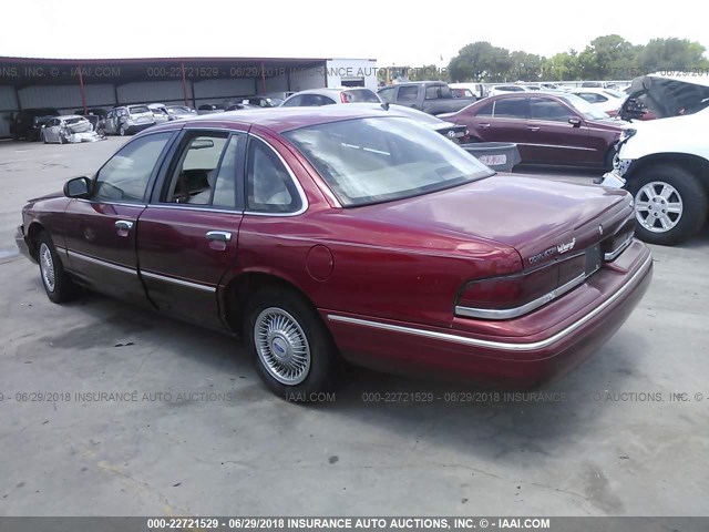 2FALP73W8TX110954 - 1996 FORD CROWN VICTORIA  MAROON photo 3