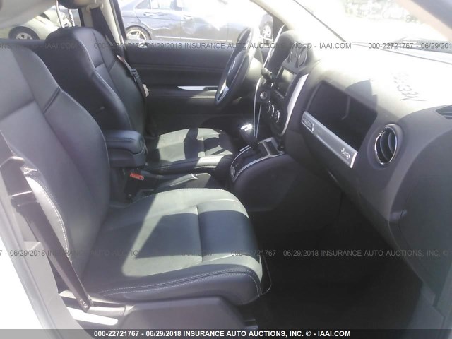 1C4NJCEA0GD537055 - 2016 JEEP COMPASS LATITUDE თეთრი ფოტო 5