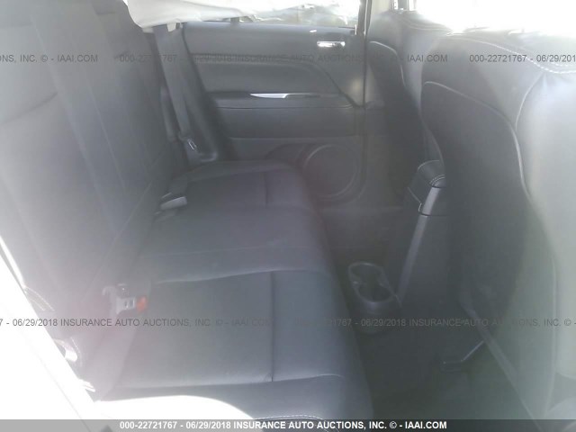 1C4NJCEA0GD537055 - 2016 JEEP COMPASS LATITUDE თეთრი ფოტო 8