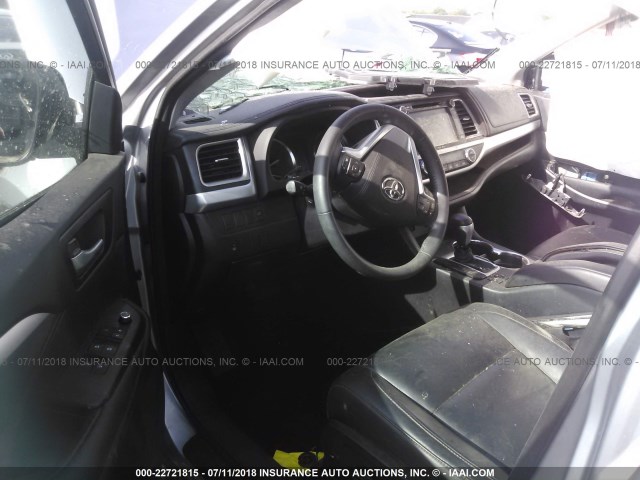 5TDKKRFH3FS108347 - 2015 TOYOTA HIGHLANDER XLE ნაცრისფერი ფოტო 5