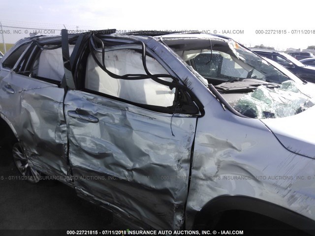 5TDKKRFH3FS108347 - 2015 TOYOTA HIGHLANDER XLE ნაცრისფერი ფოტო 6