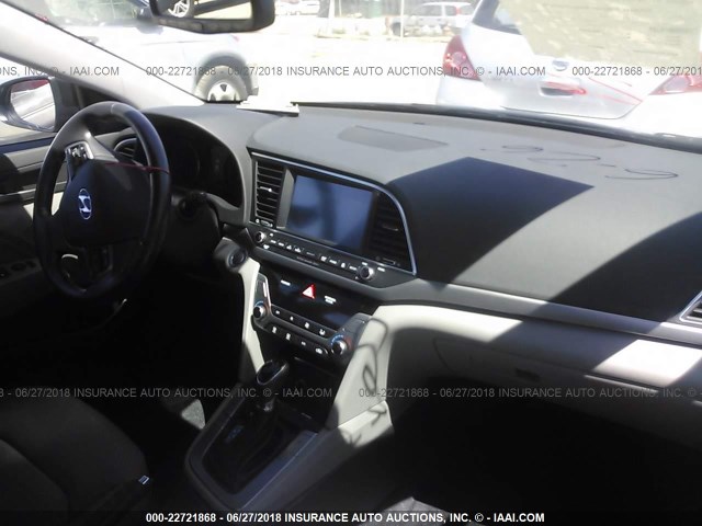 KMHD84LF7HU105331 - 2017 HYUNDAI ELANTRA SE/VALUE/LIMITED შავი ფოტო 5