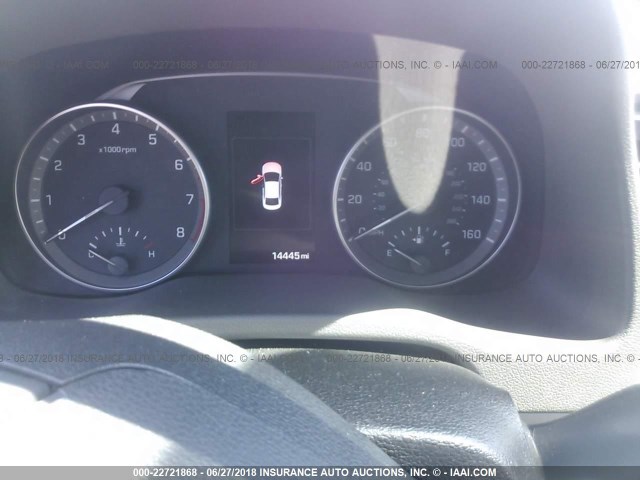 KMHD84LF7HU105331 - 2017 HYUNDAI ELANTRA SE/VALUE/LIMITED შავი ფოტო 7