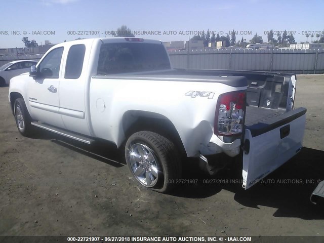 1GTR2VE7XDZ138702 - 2013 GMC SIERRA K1500 SLE WHITE photo 3