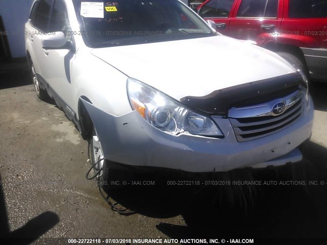 4S4BRCLC2B3366593 - 2011 SUBARU OUTBACK 2.5I LIMITED WHITE photo 6