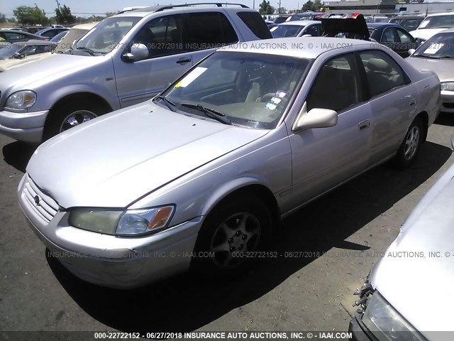 4T1BG22K8VU791520 - 1997 TOYOTA CAMRY CE/LE/XLE ბეჟი ფოტო 2