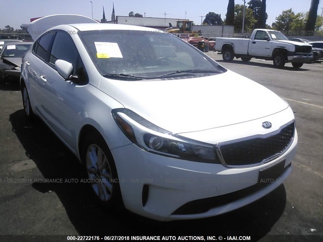 3KPFL4A70HE148916 - 2017 KIA FORTE LX/S WHITE photo 1