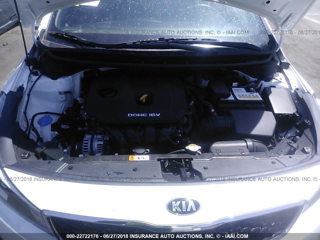 3KPFL4A70HE148916 - 2017 KIA FORTE LX/S WHITE photo 10