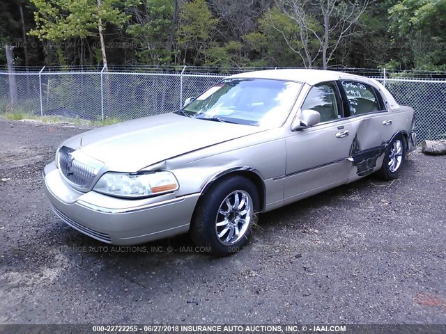 1LNHM81W55Y631419 - 2005 LINCOLN TOWN CAR SIGNATURE TAN photo 2