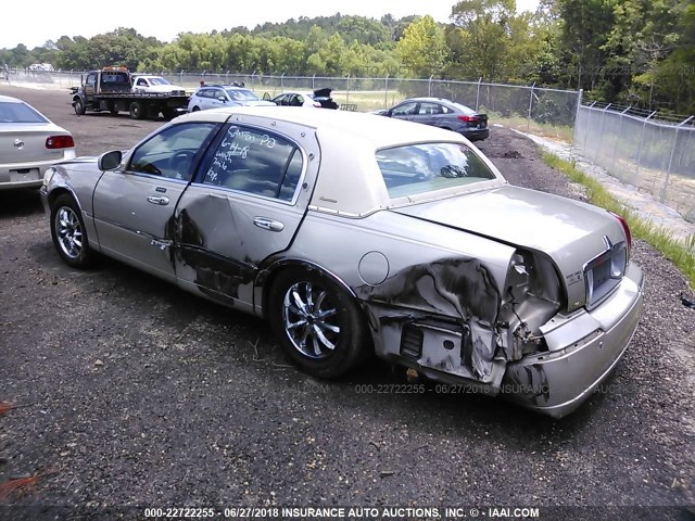 1LNHM81W55Y631419 - 2005 LINCOLN TOWN CAR SIGNATURE TAN photo 3