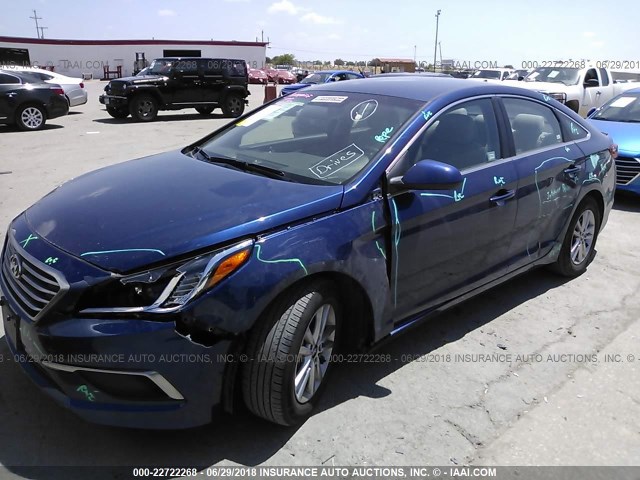 5NPE24AF4HH534756 - 2017 HYUNDAI SONATA SE BLUE photo 2