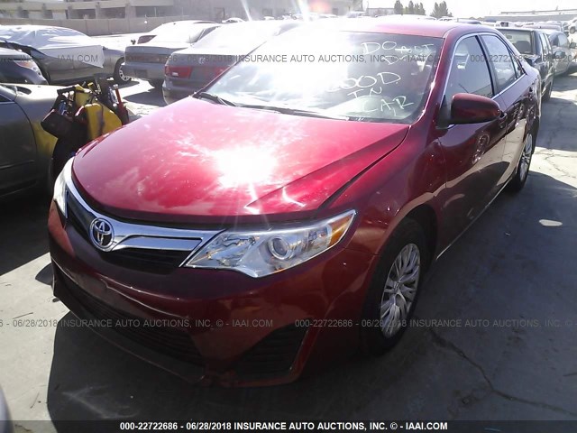 4T1BF1FK7EU807732 - 2014 TOYOTA CAMRY L/SE/LE/XLE RED photo 2