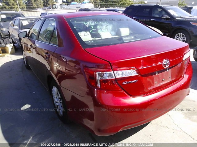 4T1BF1FK7EU807732 - 2014 TOYOTA CAMRY L/SE/LE/XLE RED photo 3