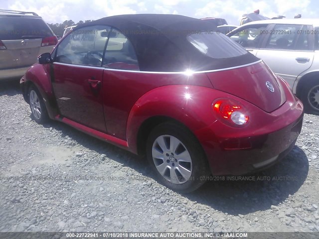 3VWPF31Y38M417086 - 2008 VOLKSWAGEN NEW BEETLE CONVERTIBLE S RED photo 3