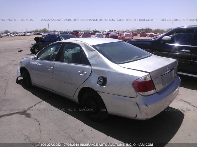 4T1BE30K26U658753 - 2006 TOYOTA CAMRY LE/XLE/SE Gümüş foto 3
