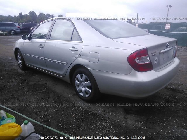4T1BE32K93U125467 - 2003 TOYOTA CAMRY LE/XLE/SE ვერცხლისფერი ფოტო 3