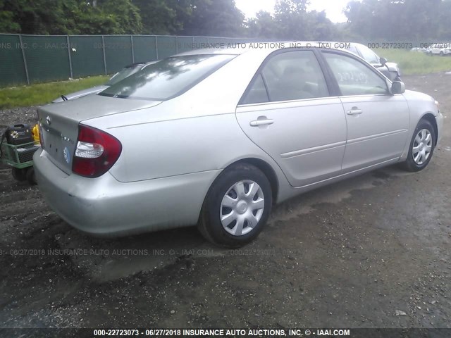 4T1BE32K93U125467 - 2003 TOYOTA CAMRY LE/XLE/SE ვერცხლისფერი ფოტო 4