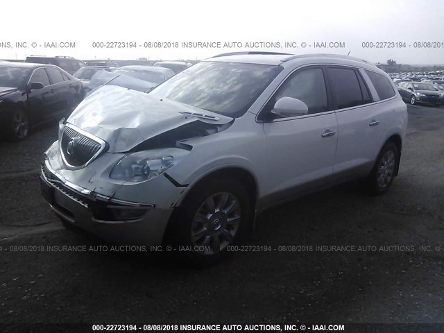 5GAKRCED8BJ332097 - 2011 BUICK ENCLAVE CXL WHITE photo 2