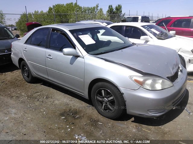 4T1BE32K54U847133 - 2004 TOYOTA CAMRY LE/XLE/SE ვერცხლისფერი ფოტო 1
