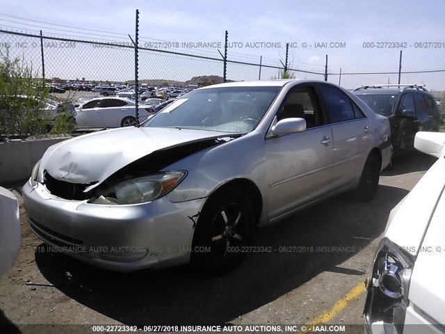 4T1BE32K54U847133 - 2004 TOYOTA CAMRY LE/XLE/SE SILVER photo 2