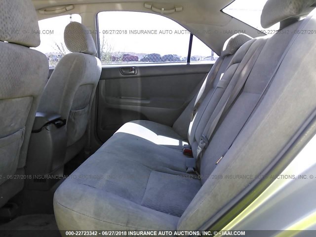 4T1BE32K54U847133 - 2004 TOYOTA CAMRY LE/XLE/SE ვერცხლისფერი ფოტო 8