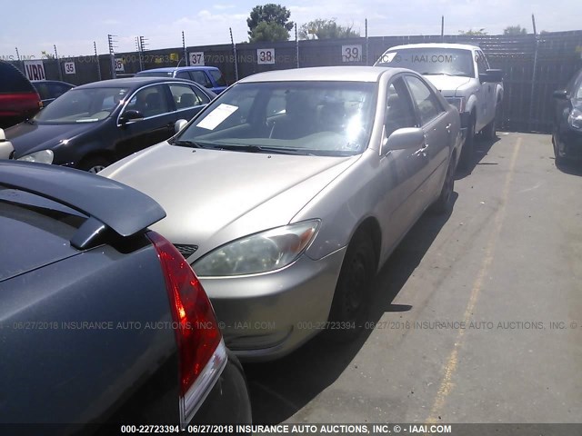 JTDBE32K620088873 - 2002 TOYOTA CAMRY LE/XLE/SE 金色 照片 2