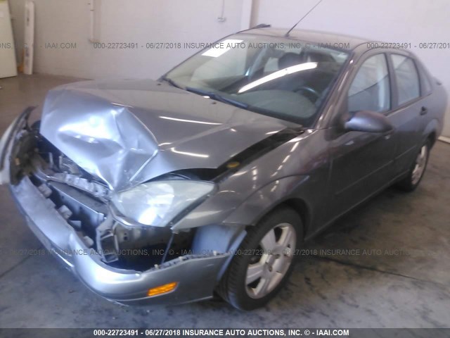 1FAFP38353W154958 - 2003 FORD FOCUS ZTS GRAY photo 2