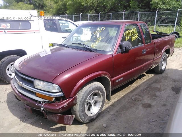 1GCCS1940WK213076 - 1998 CHEVROLET S TRUCK S10 MAROON photo 2