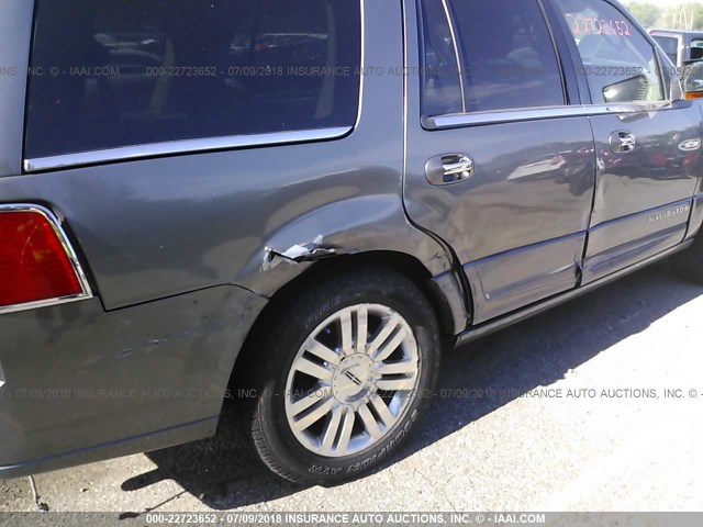 5LMJJ2J50BEJ00704 - 2011 LINCOLN NAVIGATOR 灰色 照片 6