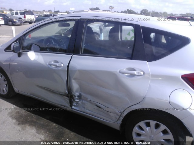 3N1CE2CP2EL369040 - 2014 NISSAN VERSA NOTE S/S PLUS/SV/SL SILVER photo 6