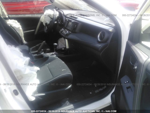 JTMRFREV8JJ732659 - 2018 TOYOTA RAV4 ADVENTURE/XLE თეთრი ფოტო 5