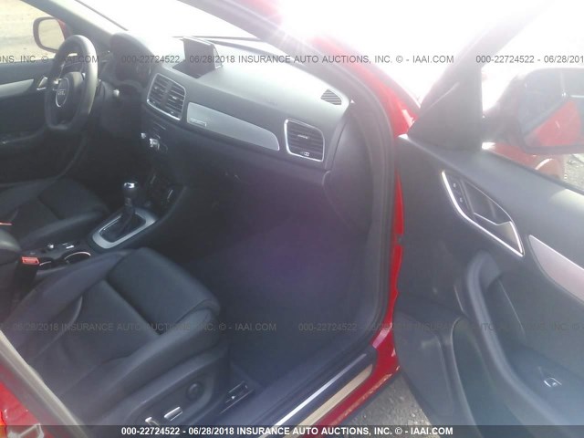 WA1JCCFS9JR010121 - 2018 AUDI Q3 PREMIUM PLUS RED photo 5