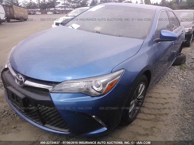 4T1BF1FK3HU686279 - 2017 TOYOTA CAMRY LE/XLE/SE/XSE 蓝色 照片 2