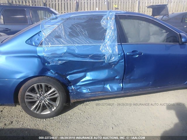 4T1BF1FK3HU686279 - 2017 TOYOTA CAMRY LE/XLE/SE/XSE 蓝色 照片 6
