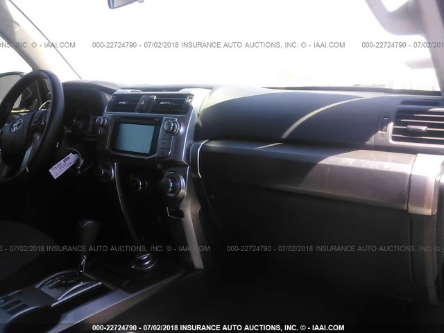 JTEBU5JR5G5345296 - 2016 TOYOTA 4RUNNER SR5 PREM/LTDL/TRAIL/TRD GRAY photo 5