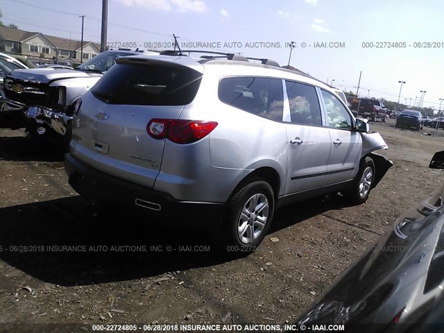 1GNER13D99S171449 - 2009 CHEVROLET TRAVERSE LS SILVER photo 4