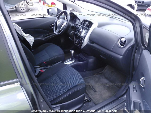 3N1CE2CP4GL362710 - 2016 NISSAN VERSA NOTE S/S PLUS/SV/SL/SR GRAY photo 5