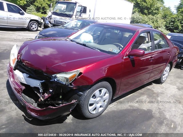 4T1BE32K42U055360 - 2002 TOYOTA CAMRY LE/XLE/SE წითელი ფოტო 2