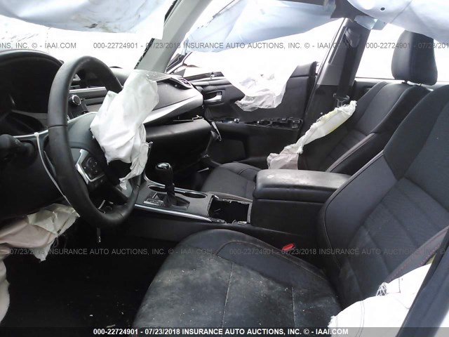 4T1BF1FK4HU794023 - 2017 TOYOTA CAMRY LE/XLE/SE/XSE 白色 照片 5