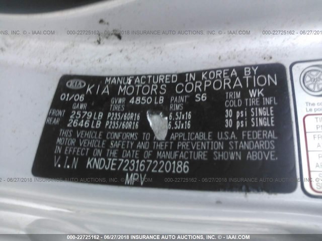 KNDJE723167220186 - 2006 KIA NEW SPORTAGE  SILVER photo 9