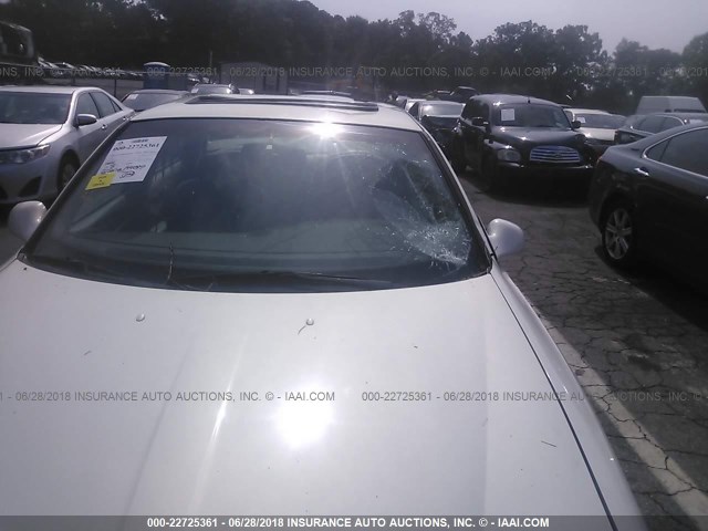 1LNFM97V0WY615044 - 1998 LINCOLN CONTINENTAL  WHITE photo 6