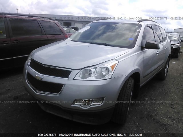 1GNER13D39S117080 - 2009 CHEVROLET TRAVERSE LS SILVER photo 2