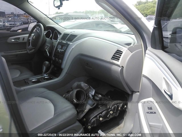 1GNER13D39S117080 - 2009 CHEVROLET TRAVERSE LS SILVER photo 5