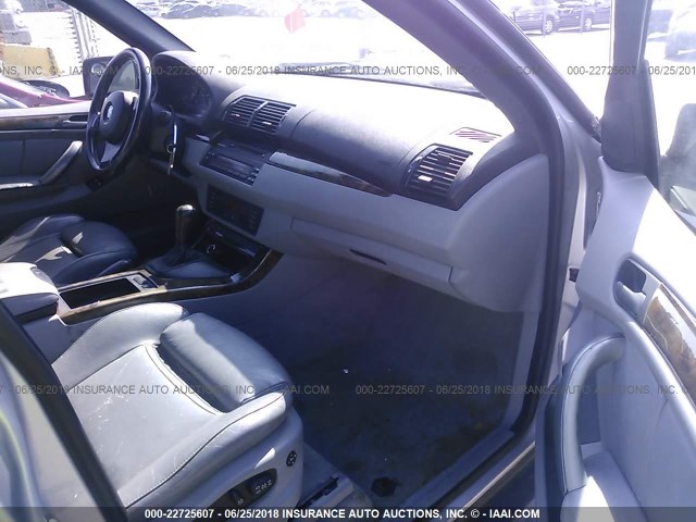 5UXFB53554LV04796 - 2004 BMW X5 4.4I SILVER photo 5