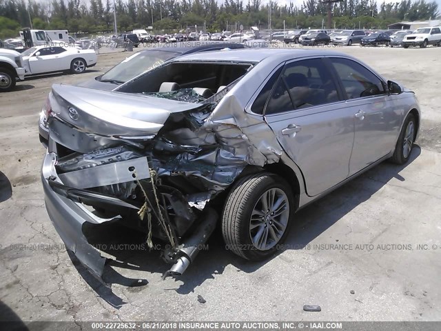 4T1BF1FK5HU636905 - 2017 TOYOTA CAMRY LE/XLE/SE/XSE SILVER photo 4