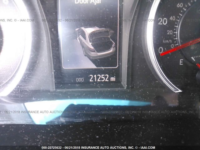 4T1BF1FK5HU636905 - 2017 TOYOTA CAMRY LE/XLE/SE/XSE SILVER photo 7