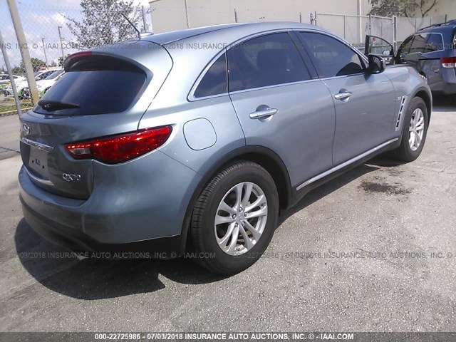 JN8CS1MU3HM140904 - 2017 INFINITI QX70 GRAY photo 4