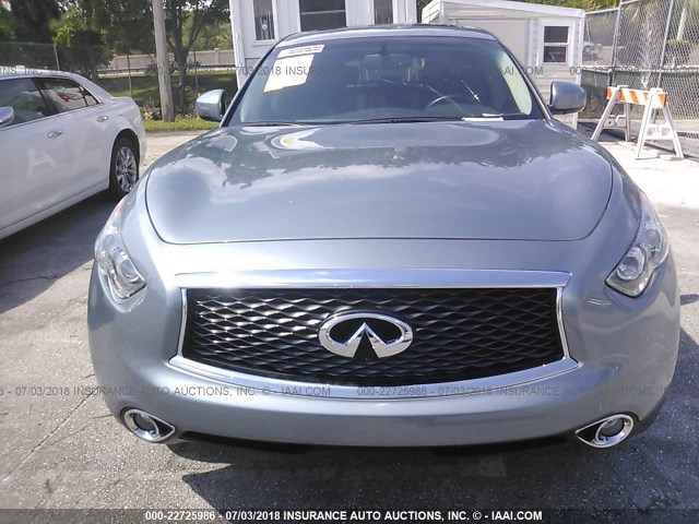 JN8CS1MU3HM140904 - 2017 INFINITI QX70 GRAY photo 6