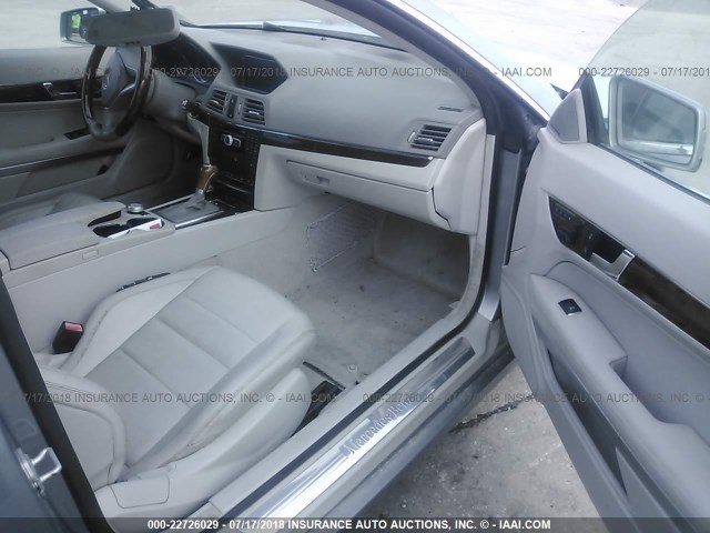 WDDKJ5KBXCF166244 - 2012 MERCEDES-BENZ E 350 GRAY photo 5