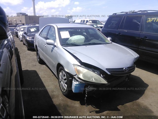 4T1BE30K33U732046 - 2003 TOYOTA CAMRY LE/XLE/SE ვერცხლისფერი ფოტო 1